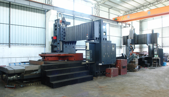 Four M five axes Longmen milling machine