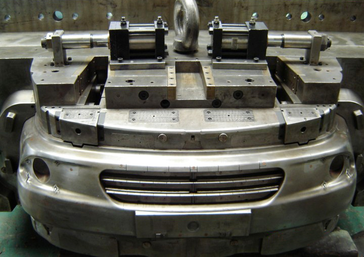 七轴深孔钻汽车模具